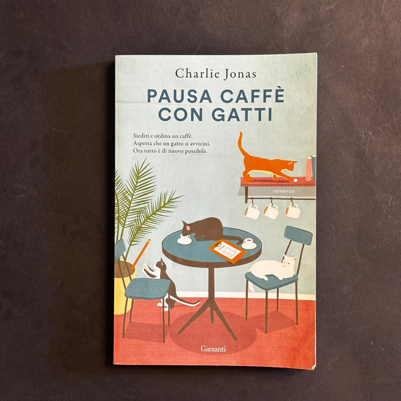 Pausa caffè con gatti