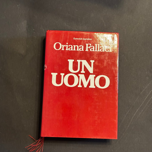Un uomo