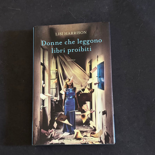 Donne che leggono libri proibiti