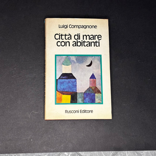 Città di mare con abitanti